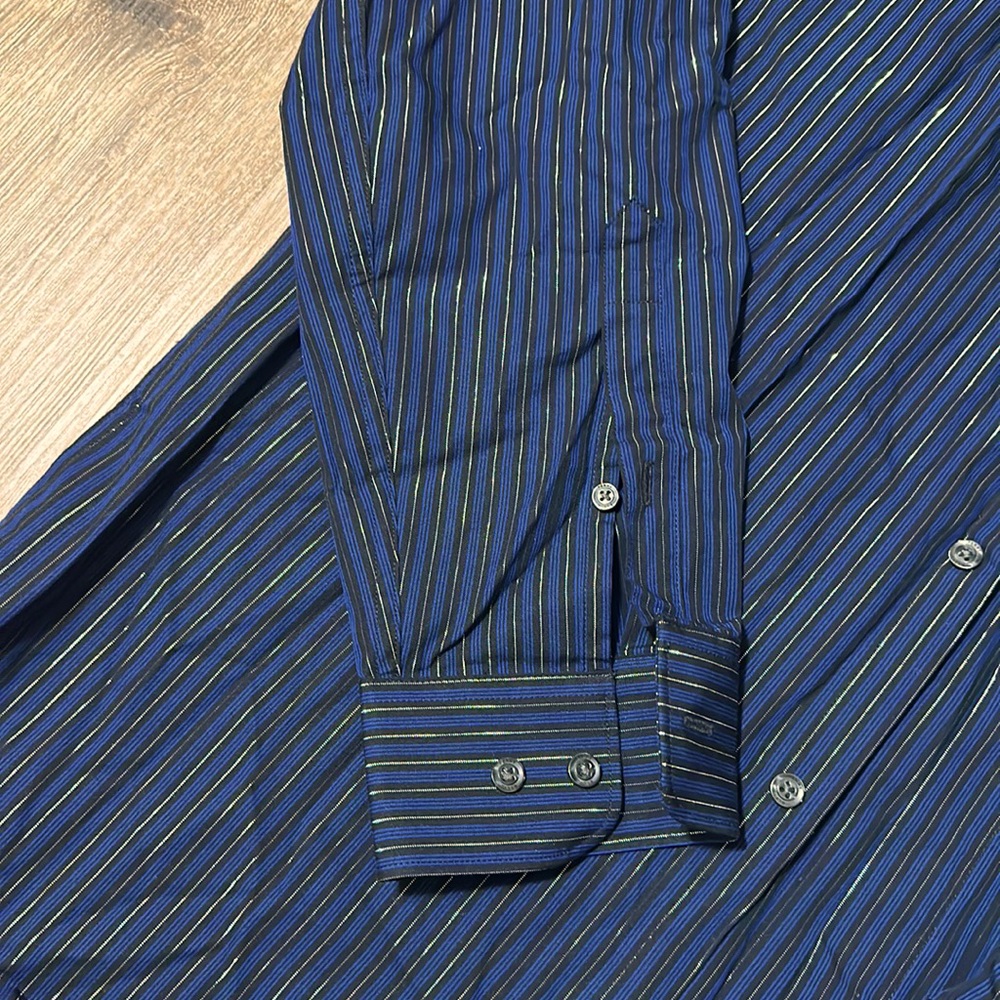 Perry Ellis Slim Fit Button down - Picture 4 of 11